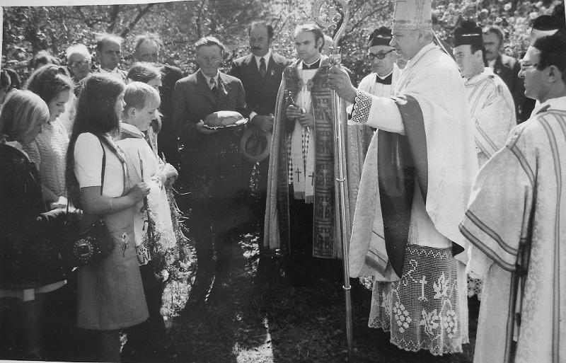 parafia polskokatolicka 1_36.jpg - Rok 1975. Uroczystości związane z 50. rocznicą istnienia  parafii